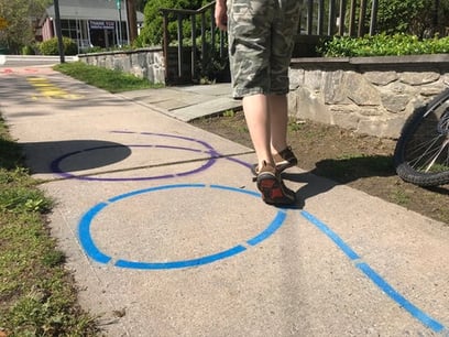 using sidewalk chalk art for recess games